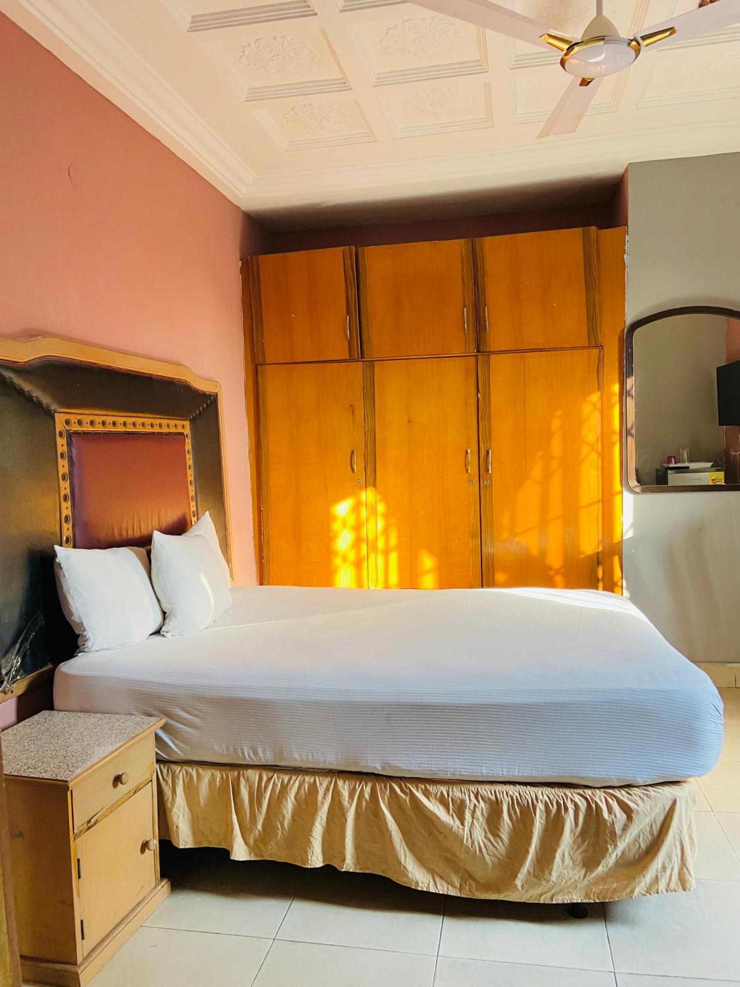 Heaven Gate Hotel Accra Extérieur photo