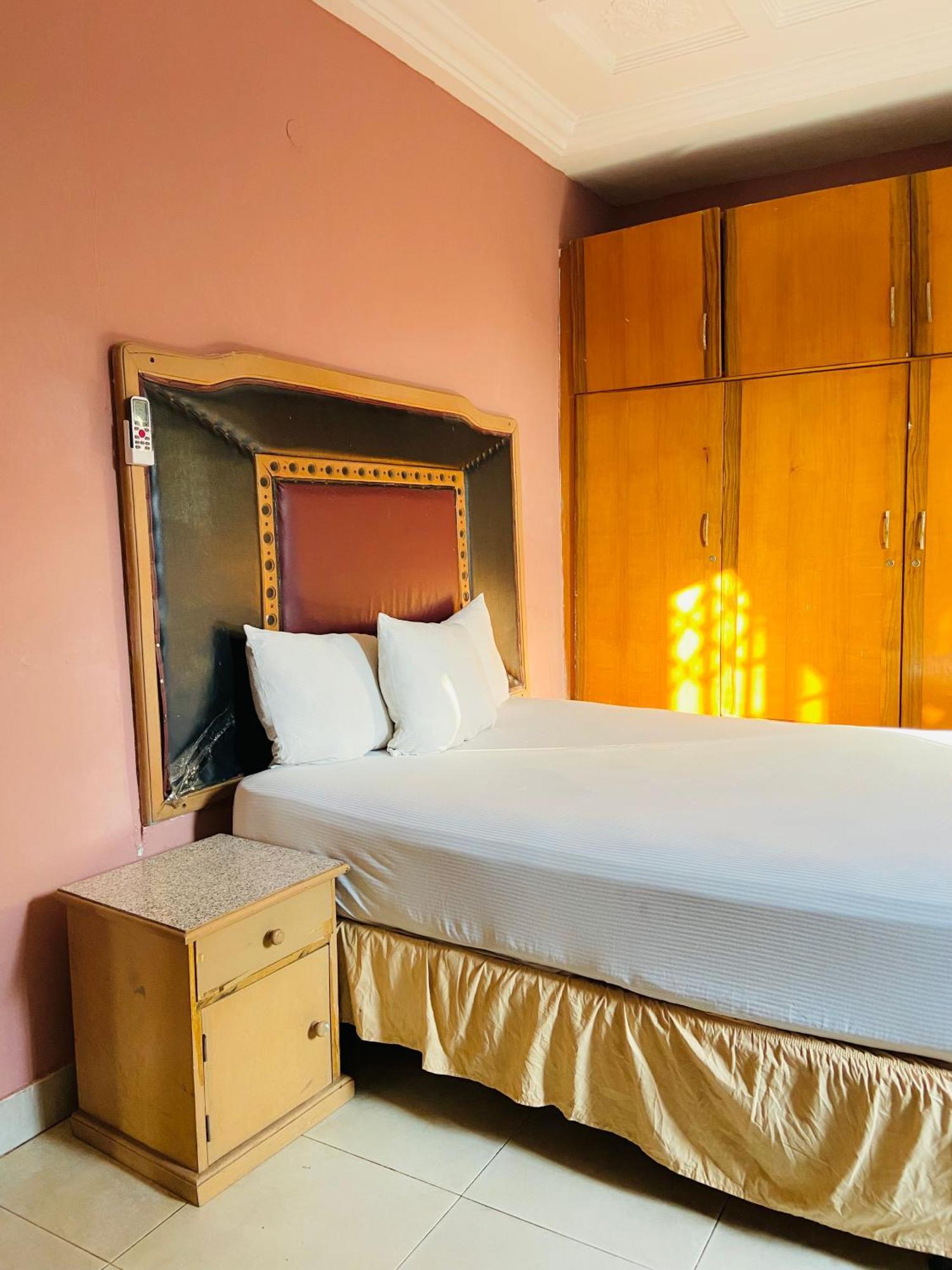 Heaven Gate Hotel Accra Extérieur photo